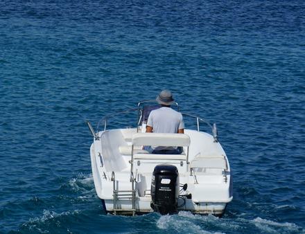 Tester le démarreur d'un bateau à moteur - Voile & Moteur