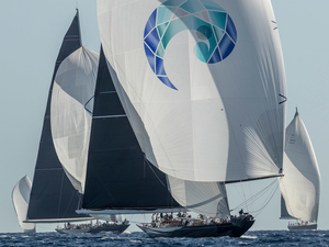 Les Voiles de Saint Tropez : des Voiles grandeur maxi 