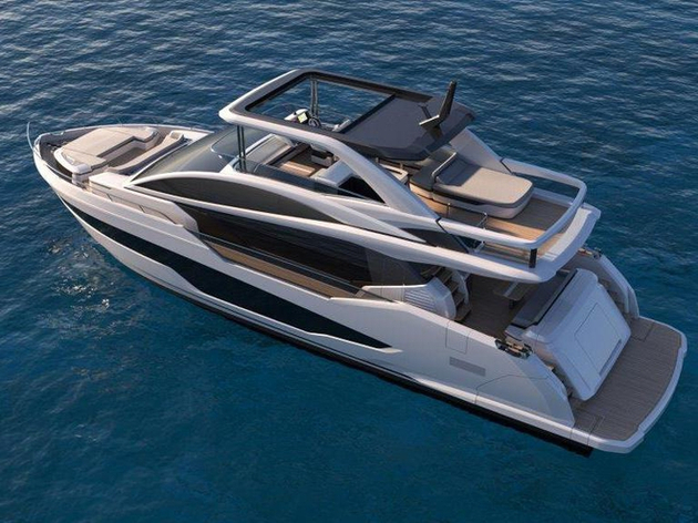Le flybridge est tout en longueur pour laisser beaucoup d'espace aux choix d'aménagement du propriétaire. Nautisme Article