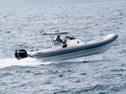 La partie la plus aventureuse de ce parcours difficile, qu'il entreprendra &agrave; bord d'un Nuova Jolly 38, sont les 1 800 milles nautiques de travers&eacute;e en solitaire de l'Atlantique, du Cap-Vert &agrave; la Guyane fran&ccedil;aise.