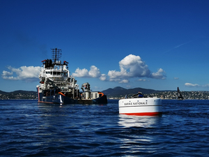 Mise en place d'un coffre d'amarrage « Marine nationale » en baie de Saint-Tropez