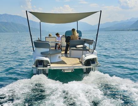 En associant un moteur électrique à une plateforme marine telle qu'un catamaran, on obtient une plus grande efficacité et une consommation d'énergie réduite. Nautisme Article