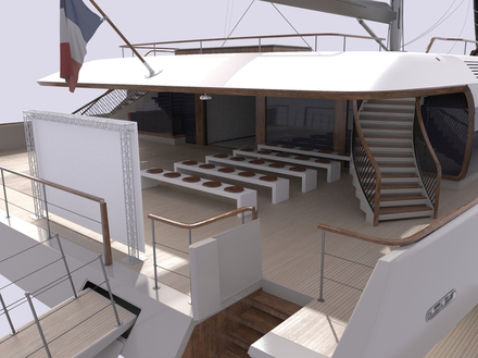 Les visiteurs seront accueillis sur le catamaran dans un premier espace qui marquera le d&eacute;but de l'exp&eacute;rience : la pitch room.