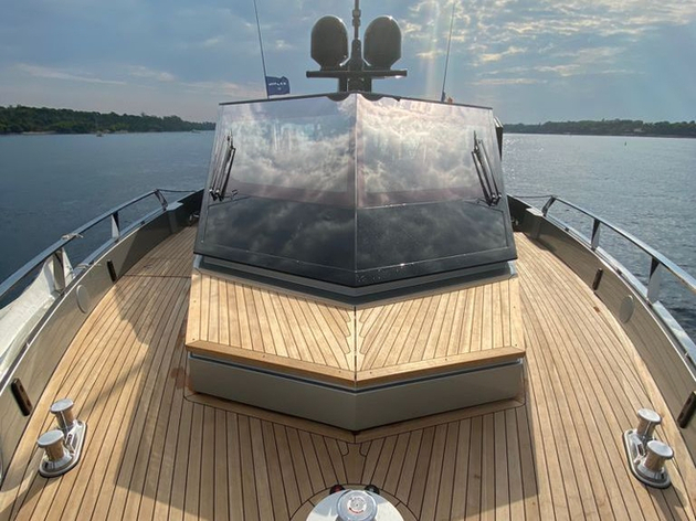 Timonerie vue de l'étrave Nautisme Article