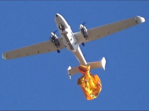 Des canots de sauvetage lancés en mer par des drônes 