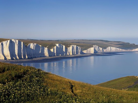 Les falaises abruptes d?un blanc immaculé sont caractéristiques du parc des South Downs.