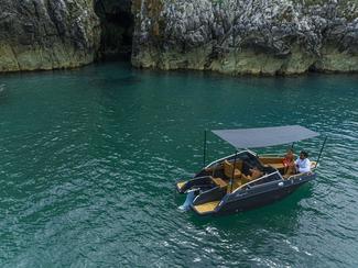 Magonis Wave e-550 : un yacht en phase avec...