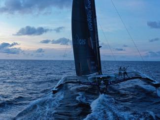 Transat Jacques Vabre : la bataille fait rage 