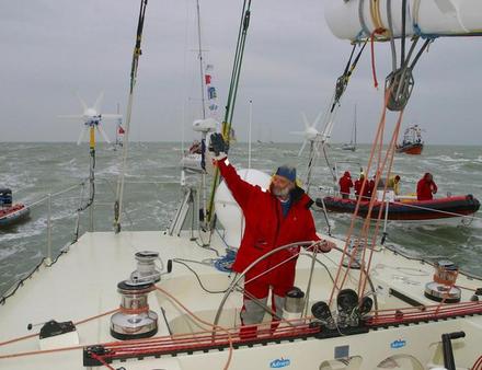 Global Challenge 2003-2004 - Retour de Jean-Luc Van Den Heede aux Sables d'Olonne Nautisme Article