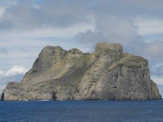 Ile de la Gorgone : des serpents, des bagnards...
