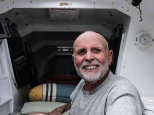 L'Atlantique à la rame: l'aventurier septuagénaire a commencé sa traversée