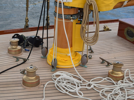 5 winches en bronze poli Nautisme Article