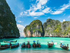 Thaïlande : réouverture de la plage de Maya Bay fermée aux visiteurs depuis 3 ans 