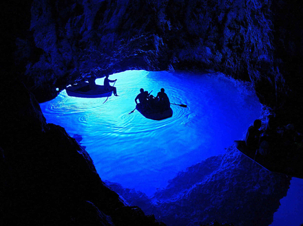 La grotte bleue - Île de Bisevo, Croatie La grotte bleue - Île de Bisevo, Croatie