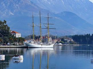 En route vers Kotor : une croisière de luxe au...