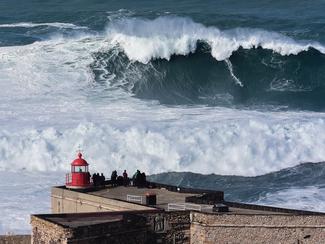 Week-end à Nazaré, berceau des vagues XXL