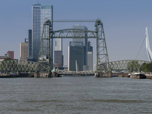 Rotterdam : un pont historique cèdera le passage au nouveau yacht de Jeff Bezos 