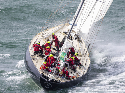 Éric Tabarly légendaire Pen-Duick VI sera de retour autour du monde pour son 50ème anniversaire. Nautisme Article