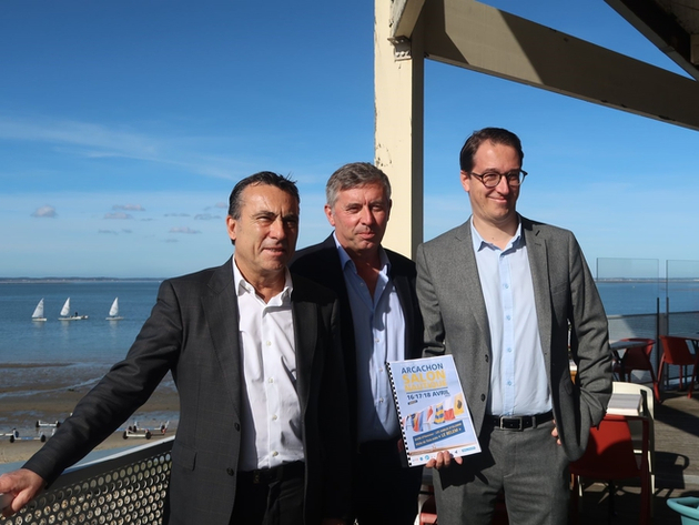 De gauche à droite : Yves Foulon, Maire d'Arcachon, Président du port d'Arcachon / Emmanuel Martin : propriétaire du chantier naval Dubourdieu / Germain Stoldick : Directeur du salon et du port Nautisme Article