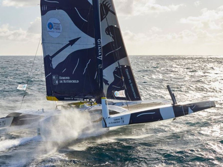 Maxi Edmond de Rothschild - Charles Caudrelier Maxi Edmond de Rothschild - Charles Caudrelier