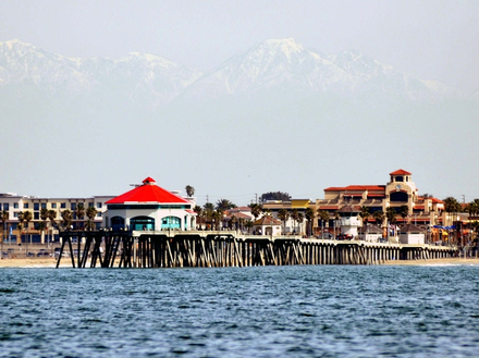 Jetée d'Huntington Beach en Californie, USA