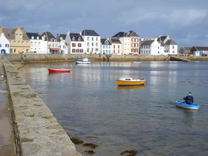  Au large du Finistère, l'île de Sein inquiète face au changement climatique