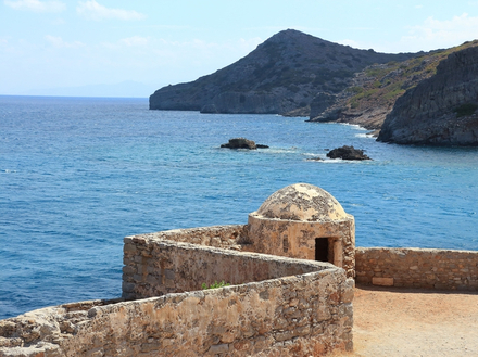 Une redoute vénitienne surplombant la mer