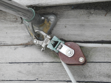 Mousqueton avec poulie Mousqueton avec poulie