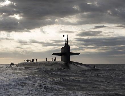 L'USS Georgia, de la classe Ohio, peut embarquer vingt-quatre missiles balistiques de type Trident Nautisme Article