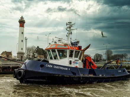 Le phare de Ouistreham continu de guider les marins Le phare de Ouistreham continu de guider les marins