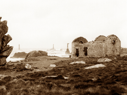 Les ruines de l'abris du téléphérique sont librement accessibles Les ruines de l'abris du téléphérique sont librement accessibles