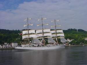 Le 3 mâts polonais « Dar Mlodziezy » donne un avant-goût de la 8e édition de l'Armada Rouen 2023