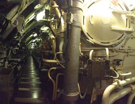 La longue tranche missile du sous-marin est aujourd'hui ouverte au public Nautisme Article
