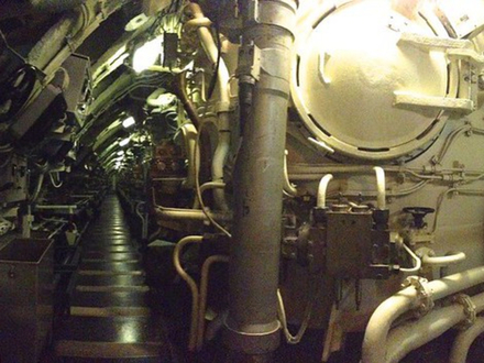 La longue tranche missile du sous-marin est aujourd'hui ouverte au public  La longue tranche missile du sous-marin est aujourd'hui ouverte au public