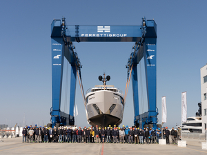 Custom Line lance un nouveau superyacht Navetta 30