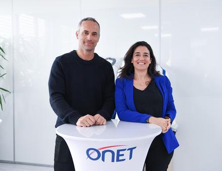 Emilie de Lombarès et Fabrice Amedeo, le 30 mars au siège d'Onet à Marseille, le jour de la présentation des résultats de la campagne de mesures de microplastiques sur l'Atlantique en 2020. Nautisme Article