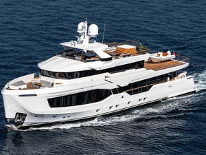 Numarine : vente d'une nouvelle unité de sa gamme de superyachts d'expédition 37XP