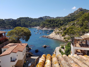 Costa Brava : sur le chemin de Begur, sous le calme automnal