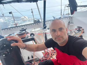 Fabrice Amedeo sur la Guyader Bermudes 1000 Race : prendre ses marques et apprendre