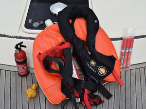 Réarmer son bateau : l'équipement de sécurité