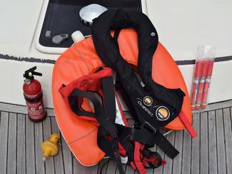 Réarmer son bateau : l'équipement de sécurité