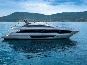 Riva 102' Corsaro Super : un design entièrement repensé