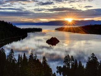 Lacs Champlain et Tahoe, lieux de croisières...