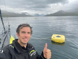 Vendée Artique - Charlie Dalin (APIVIA), remporte la course