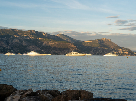 Bateaux de plus de 20 mètres en baie de Beaulieu-sur-Mer Nautisme Article