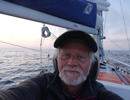 Edward Walentynowicz (Canada), concurrent de la GGR 2022, à bord de son RUSTLER 36 NOAH'S JEST, traversée de l'Atlantique. Nautisme Article
