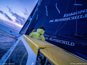 Bord des Açores : avantage au Maxi Edmond de Rothschild
