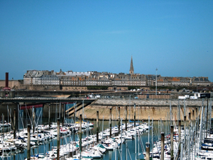 Inauguration du Guichet unique pour la fiscalité plaisance (GUFIP) à Saint-Malo