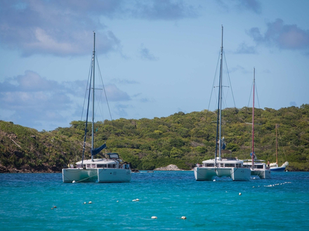 Composées de cinq récifs inhabités, les Tobago Cays sont également une invitation à la plongée et au snorkeling  Composées de cinq récifs inhabités, les Tobago Cays sont également une invitation à la plongée et au snorkeling