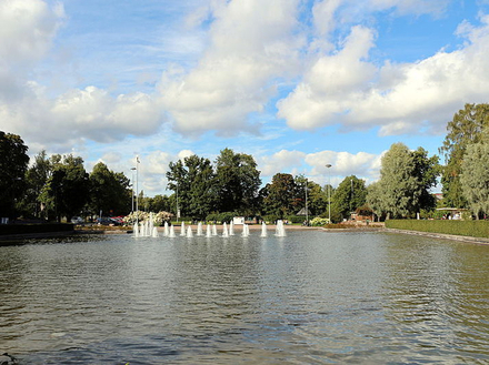 Helsinki est réputée pour son offre culturelle et ses vastes parcs tels que les parcs Kaisaniemi Helsinki est réputée pour son offre culturelle et ses vastes parcs tels que les parcs Kaisaniemi